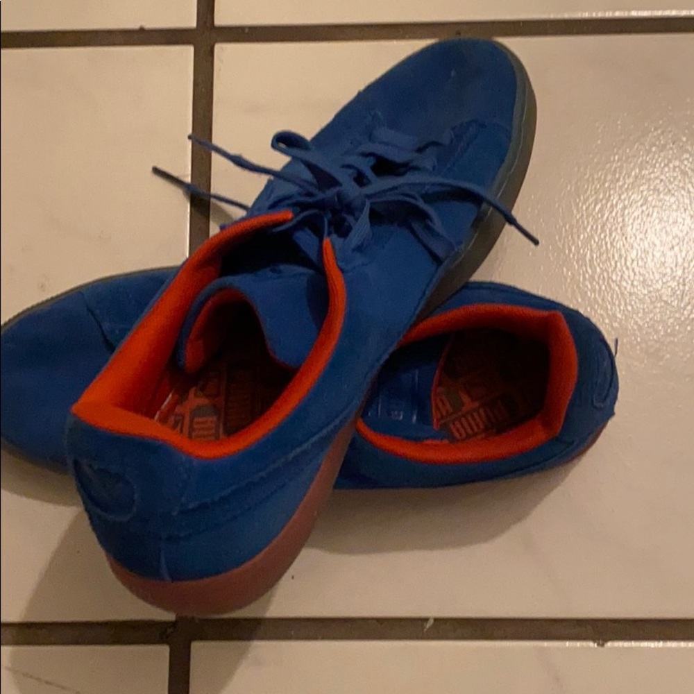 Sneakers
